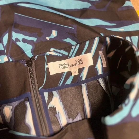 DVF Diane Von Furstenberg Midi Skirt Size 10 Blue Abstract Print - Picture 7 of 7